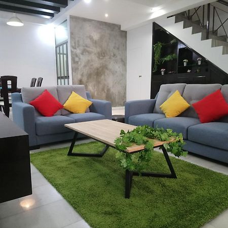 Jb Homestay Bukit Indah Wifi Ciq Mall Legoland Free Parking Johor Bahru Dış mekan fotoğraf